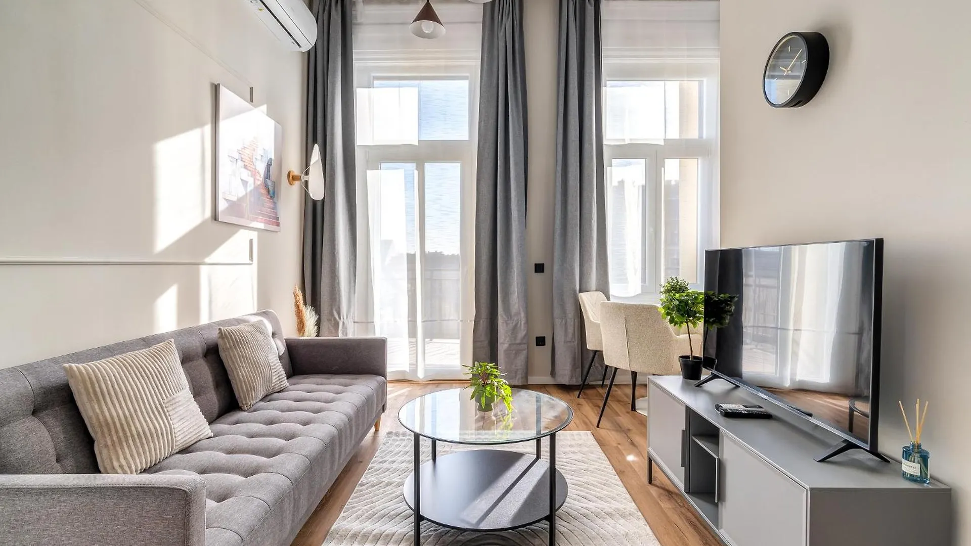 Apartment Time Out Suites With Terrace - R30 Budapest