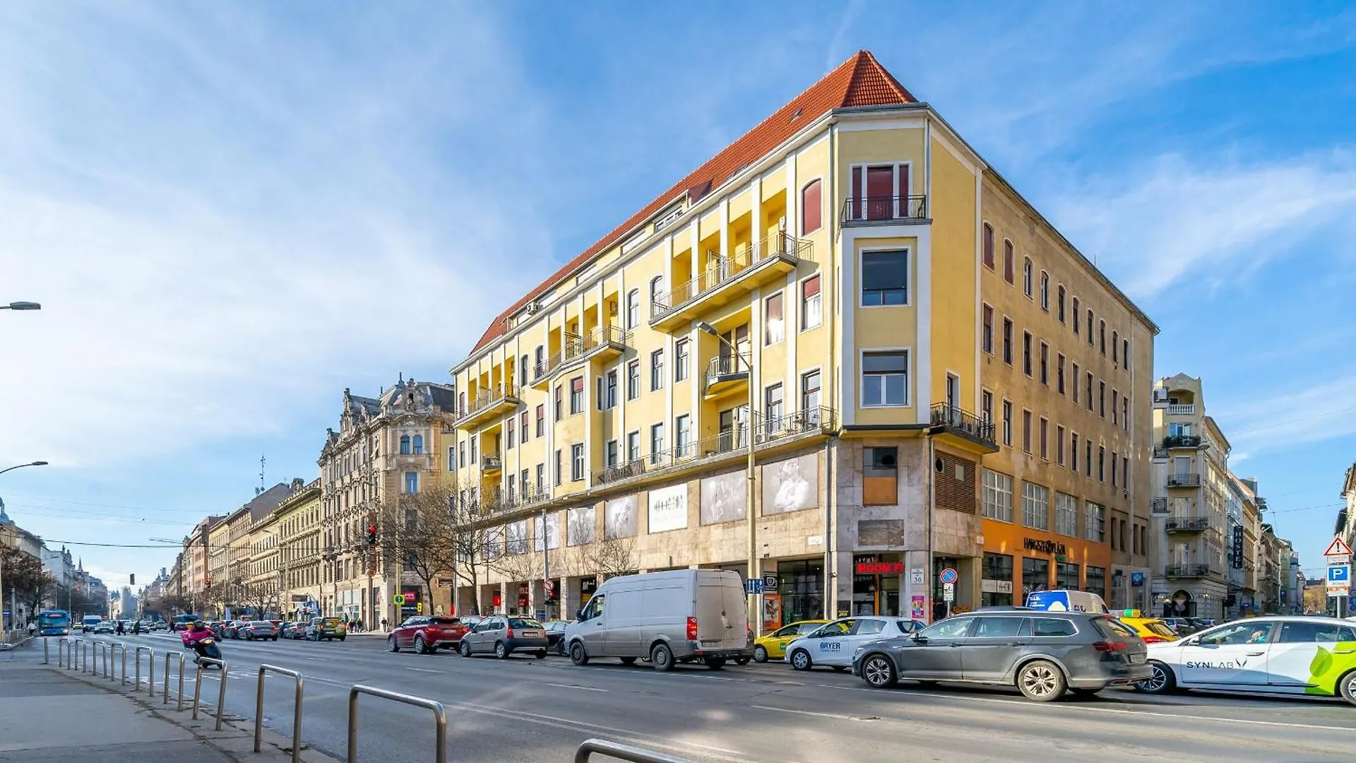 Time Out Suites With Terrace - R30 Budapest Apartment