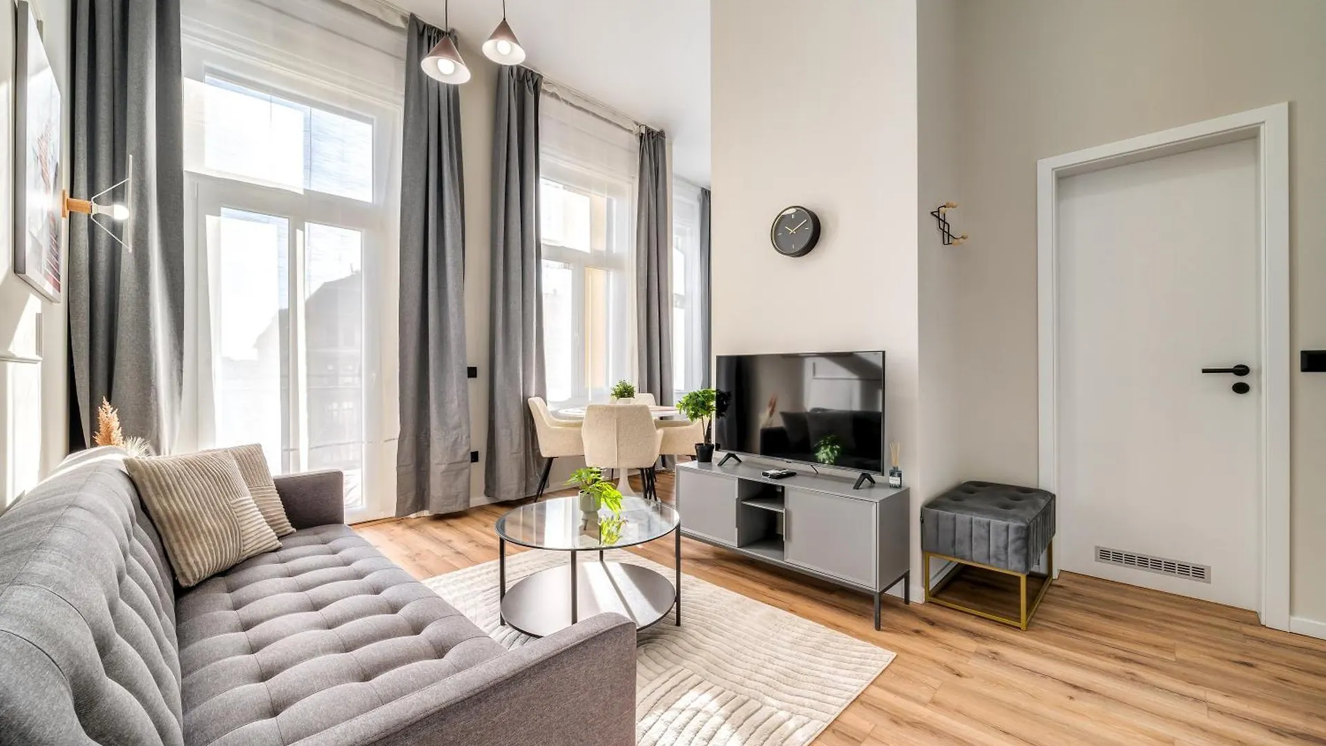 Time Out Suites With Terrace - R30 Будапешт 0*,